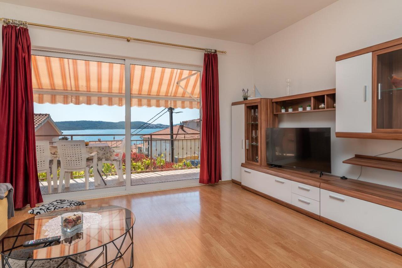 Comfortable Apartment Near The Sea Trogir Exteriör bild