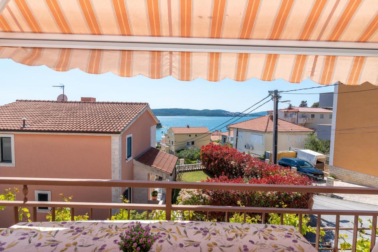 Comfortable Apartment Near The Sea Trogir Exteriör bild