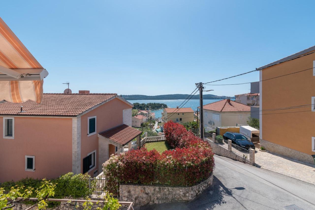Comfortable Apartment Near The Sea Trogir Exteriör bild
