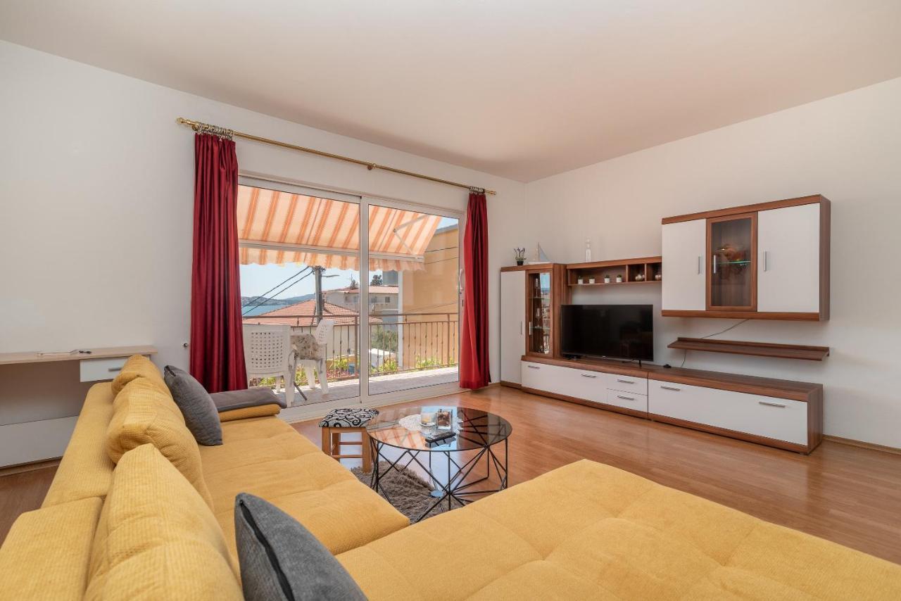 Comfortable Apartment Near The Sea Trogir Exteriör bild