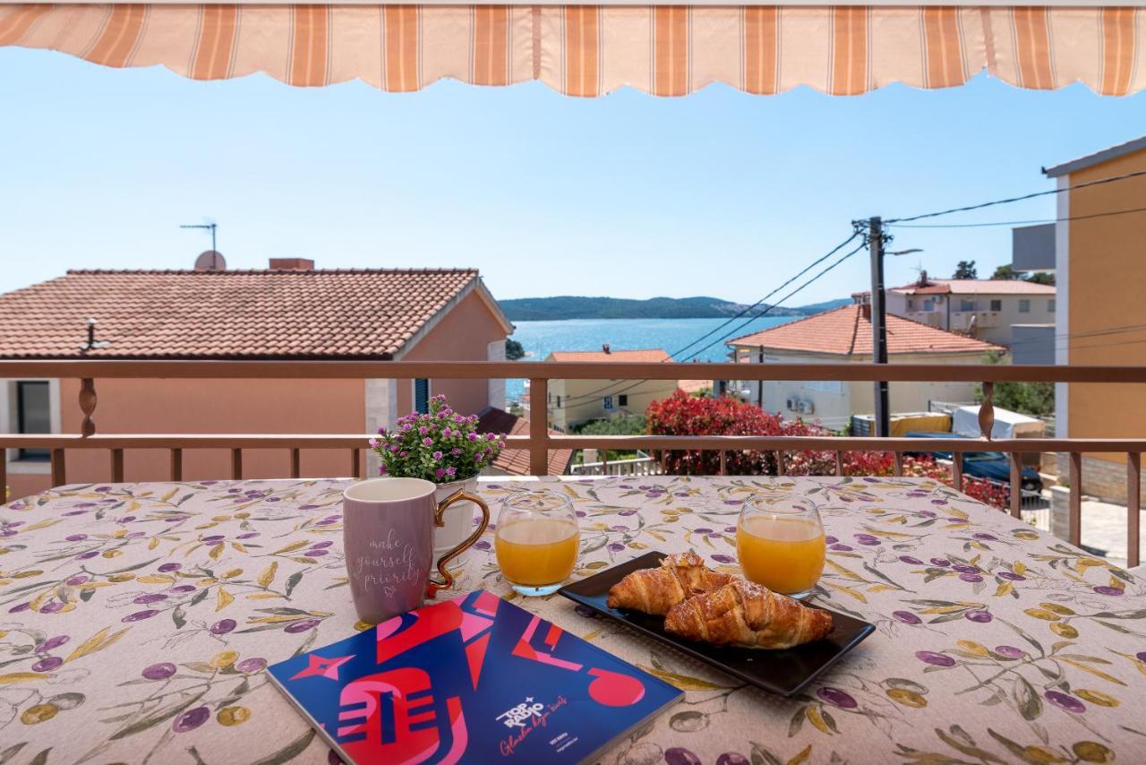 Comfortable Apartment Near The Sea Trogir Exteriör bild