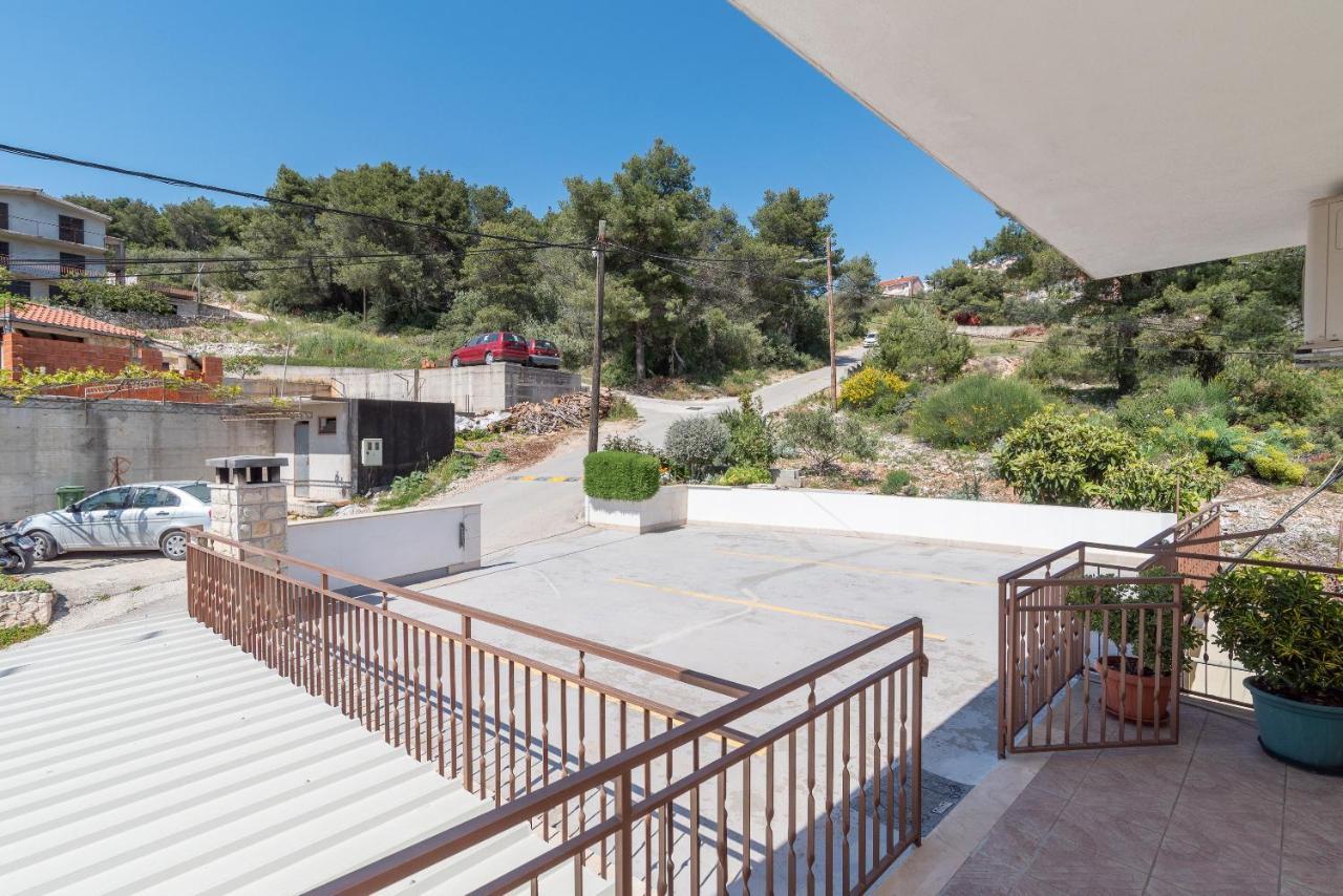 Comfortable Apartment Near The Sea Trogir Exteriör bild