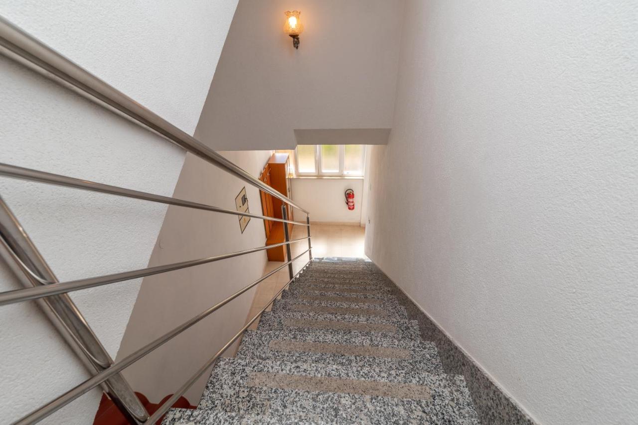 Comfortable Apartment Near The Sea Trogir Exteriör bild