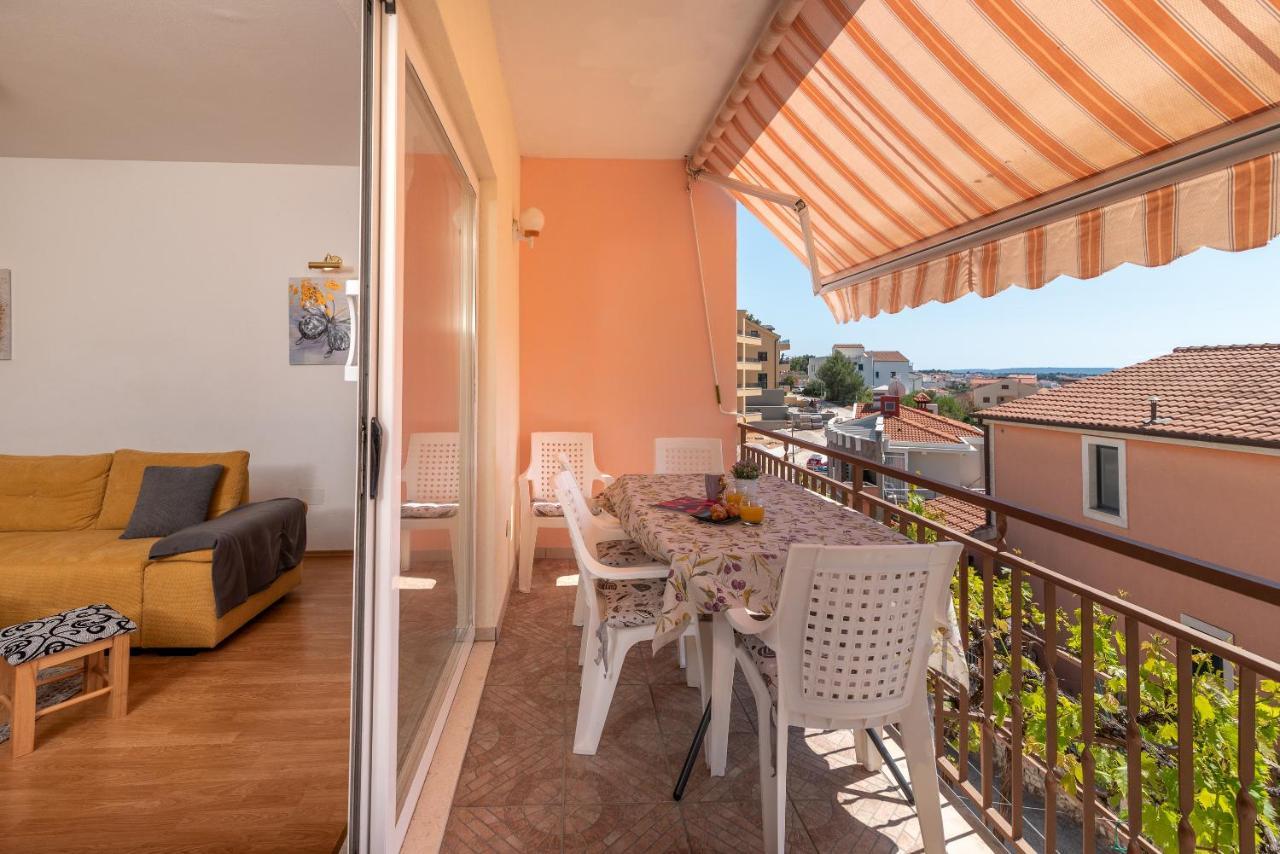 Comfortable Apartment Near The Sea Trogir Exteriör bild