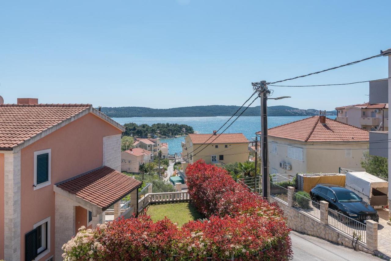 Comfortable Apartment Near The Sea Trogir Exteriör bild