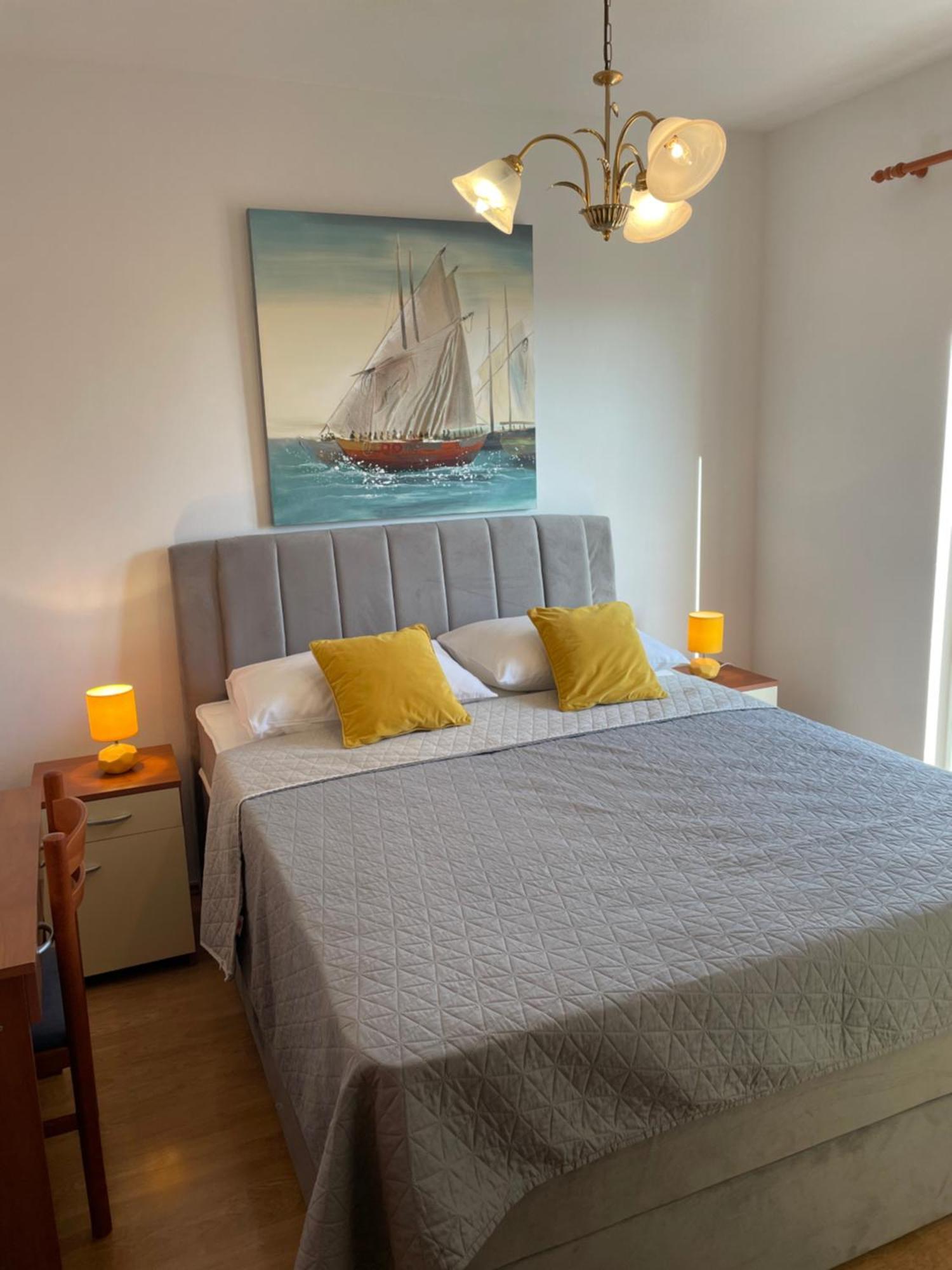 Comfortable Apartment Near The Sea Trogir Exteriör bild