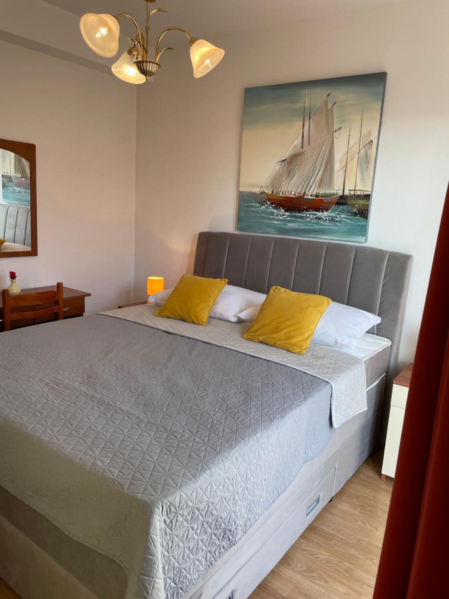 Comfortable Apartment Near The Sea Trogir Exteriör bild